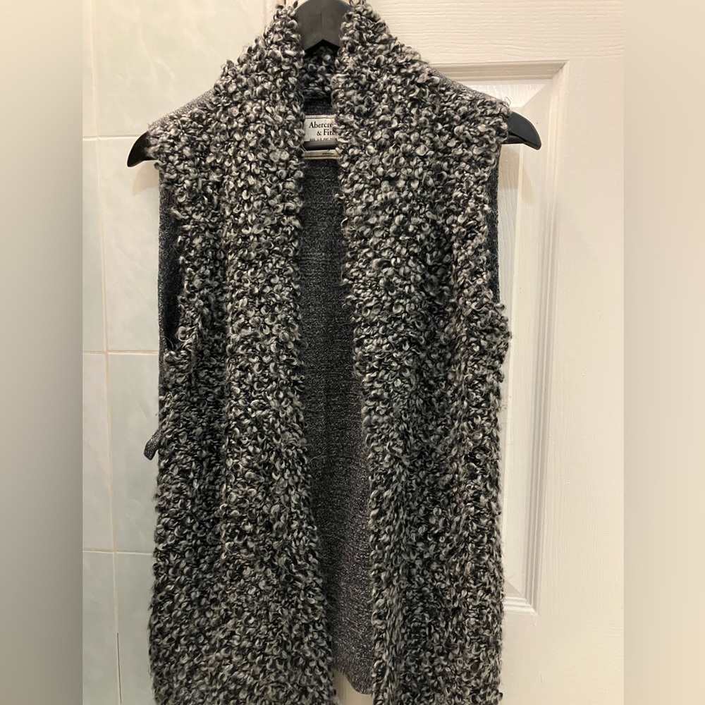 ABERCROMBIE & FITCH  Vest Open Front Gray Sz S